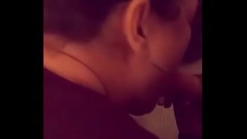 play أجعلها تمتص قضيبي ، وأضاجعها بقوة ، ونائب الرئيس بداخلها ، وأجعلها تمتصها مرة أخرى لتتذوق نفسها!