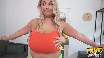 play 偽のホステル-大きな巨乳の金髪の浮気妻は、彼女のお尻に潤滑油のボトルを見つけたときに角質のぽっちゃり空港のセキュリティによって検索され、彼女にオーガズムを与える前にいくつかのレズビアンのおっぱいアクションを取得する必要があるので、彼女は窓に潮吹きします