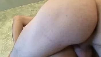 play Angel baby vindt het heerlijk om een ​​ratelhoer te zijn