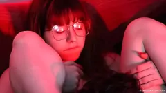 play Petite amie ringard ne peut pas résister à une baise hardcore