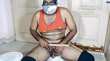 Play Drum and music time with handjob behind the door