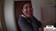 再生 スリムなタイ人ティーンチェリーのバスタイムフェラと巨根ファック