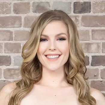 Gwiazda porno Ella Nova