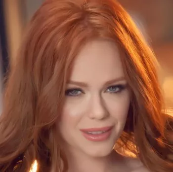 Pornstar Ella Hughes