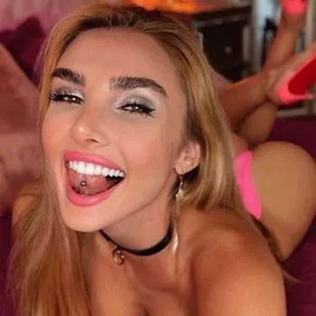 قناة Kenzie Anne
