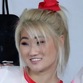 Bintang porno Sofia Su